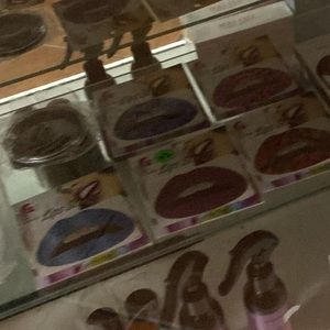 Meet your Posher, Tia